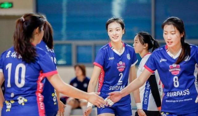 女排中的「劉亦菲」，顏值超過惠若琪，可能成為排壇的第一美女 