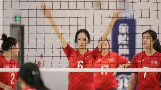 女排中的「劉亦菲」，顏值超過惠若琪，可能成為排壇的第一美女 