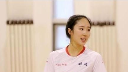 女排中的「劉亦菲」，顏值超過惠若琪，可能成為排壇的第一美女 
