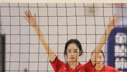 女排中的「劉亦菲」，顏值超過惠若琪，可能成為排壇的第一美女 