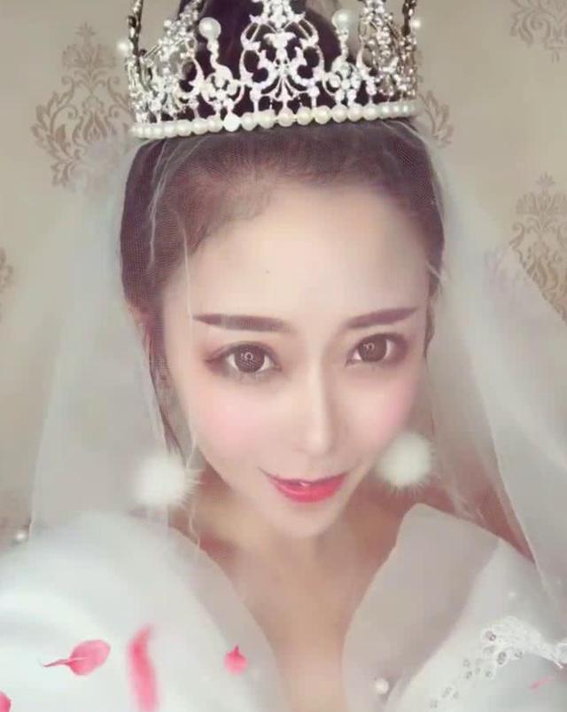 「辣條新娘」遭新郎嫌棄要退婚，化妝後美過baby，網友：完美逆襲 