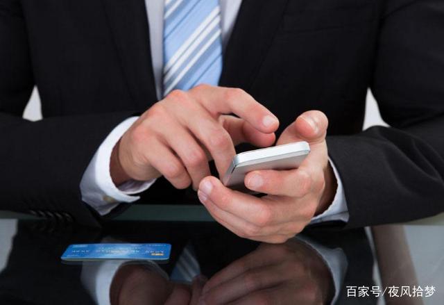 前妻嫁國外不管重病岳母，他賣房救岳母一命，從此以後升職加薪