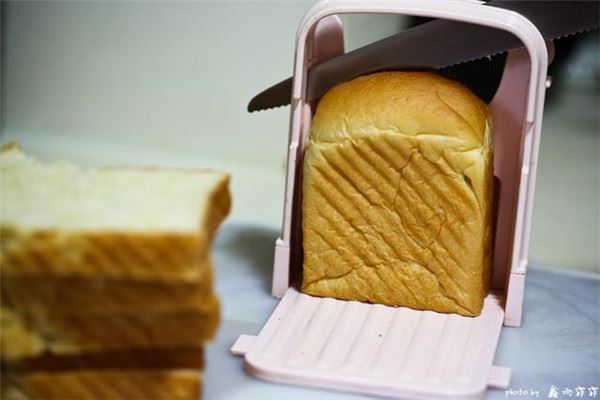 吃不完的麵包要冰「冷藏」還是「冷凍」？90%的人都做錯了，讓世介麵包冠軍來教你怎麼保存！ 
