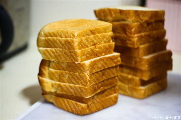 吃不完的麵包要冰「冷藏」還是「冷凍」？90%的人都做錯了，讓世介麵包冠軍來教你怎麼保存！ 