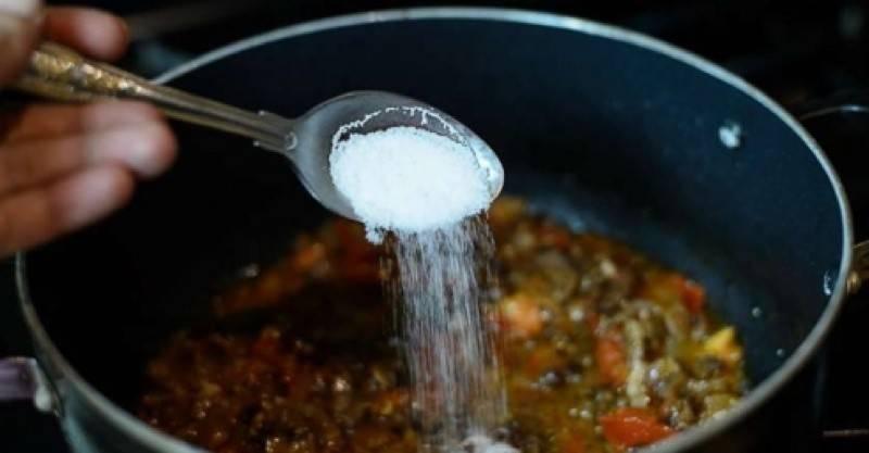 湯煮太鹹「加清水稀釋」是最笨的方法！6招「只有飯店大廚才懂」的救急小妙招