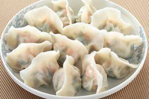 湯煮太鹹「加清水稀釋」是最笨的方法！6招「只有飯店大廚才懂」的救急小妙招
