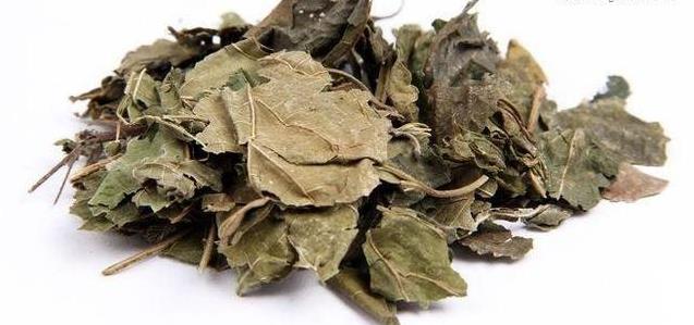 內科醫生提醒：腳上出現4個跡象，暗示你的血糖太高了！