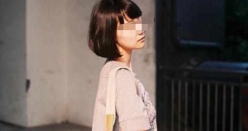 去弟弟家接母親，上過洗手間後，我給弟妹留了2萬帶走了我媽！