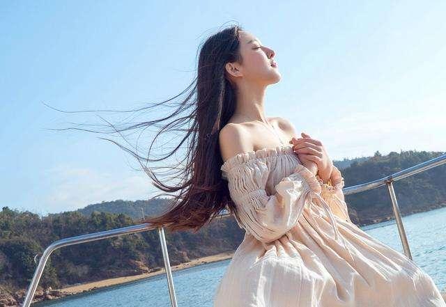 我和有錢老公離婚，不顧一切嫁給農民工，五年後我笑了