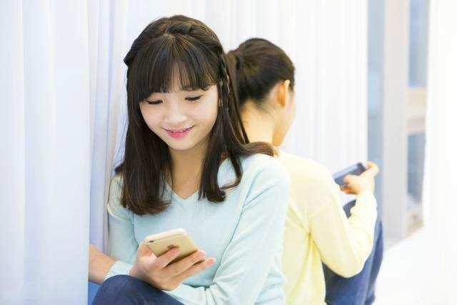 我和有錢老公離婚，不顧一切嫁給農民工，五年後我笑了