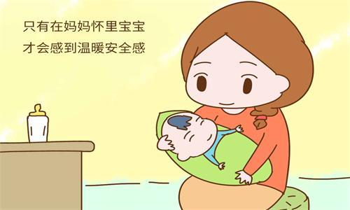 寶寶為什麼不喜歡媽媽坐著抱，非要站起來走走才高興？答案真的好暖心！