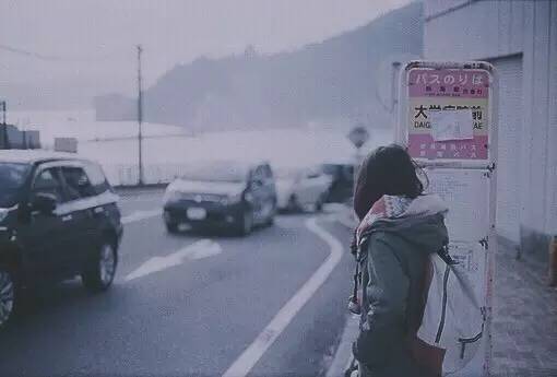 愛情不是轟轟烈烈的誓言，而是平平淡淡的陪伴