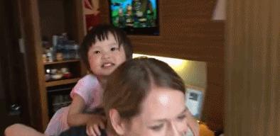 在愛中長大！4歲女孩「領養2年前後驚人對比」 一張張都讓父母暖哭：感謝妳願意來我身邊 