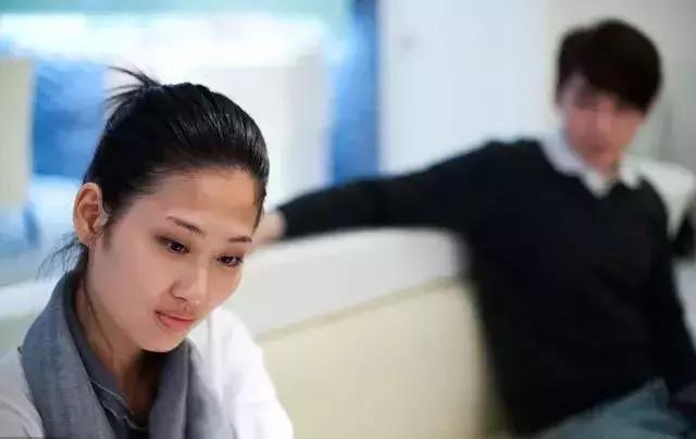 我癱瘓，老婆帶兒子走了，兩年後我找到兒子，他說：媽去世一年了