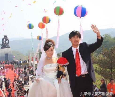 嫁給窮老公，我家陪嫁房子，婚禮結束後對份子錢，看到數目我落淚