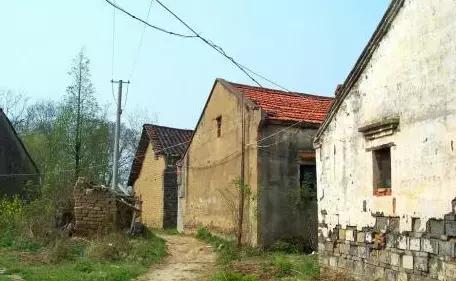 弟弟買車，俺瞞著妻子轉給他五萬，妻子打來電話，俺癱坐在地
