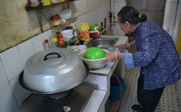 老公每次回鄉下老家都聯繫不上，俺偷偷跟蹤一次，才知自己多蠢