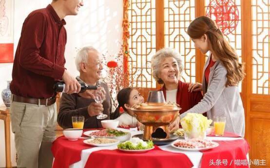 生下兒子，大姑姐送來三千紅包，聽到婆婆談話，臨走我給姑姐兩萬