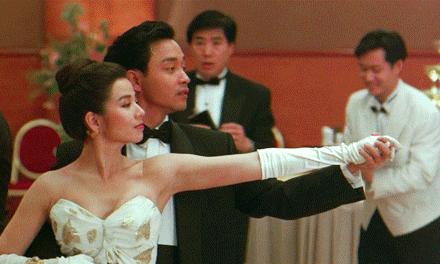 58歲「鍾楚紅」素顏照曝光，滿臉皺紋卻拒不整容，堅持優雅老去！丈夫走後不再嫁！