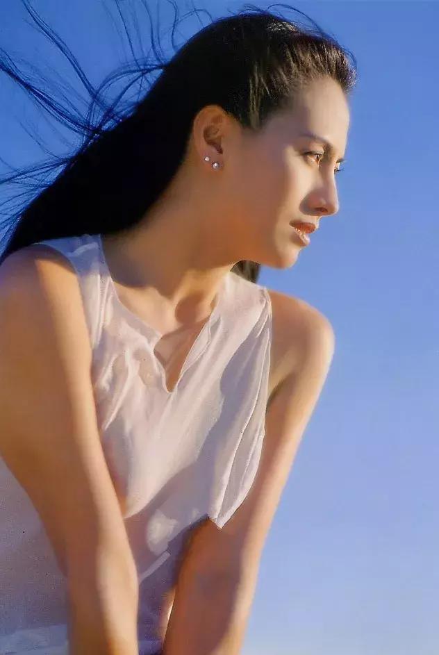 田麗：不能給我愛情，還來分我麵包！勇敢離婚2次的她，51歲美過25歲
