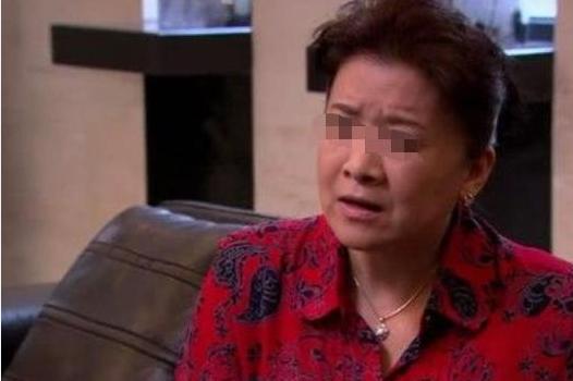 懷三胞胎女兒，被婆家趕出家，生產那天三寶寶給媽媽「報仇」