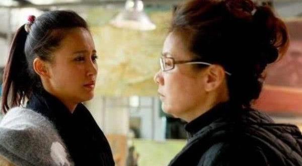 俺和小三同時懷孕，婆婆出錢讓俺打胎，俺和小三孩子生出，婆傻住