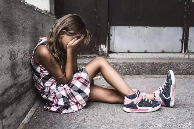 妻子不同意離婚，他就打女兒，12年後得尿毒症，希望女兒能來看他