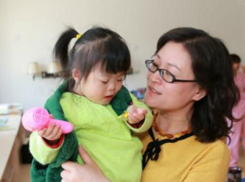 連生倆女兒被嫌棄，坐月子經常夜裡哭，這下婆家該怕了