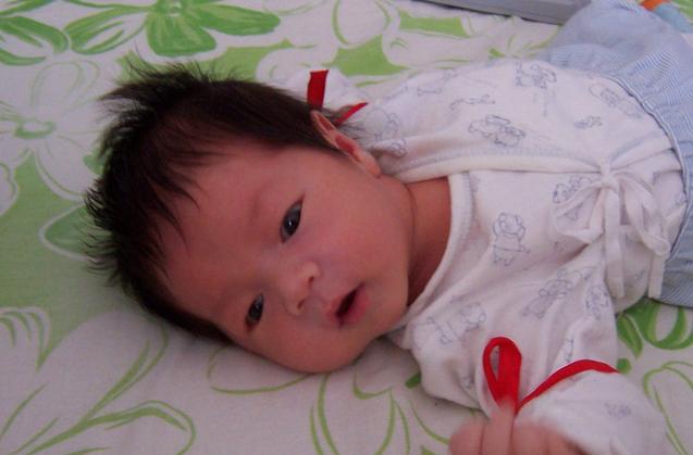 連生倆女兒被嫌棄，坐月子經常夜裡哭，這下婆家該怕了
