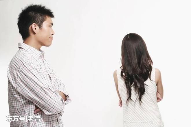 新婚妻子流產2次，被婆婆趕回娘家，離婚三年丈夫後悔不已