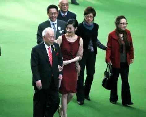 許世勳400億遺產風雲，家人一個都沒份，李嘉欣估計都要氣哭了！
