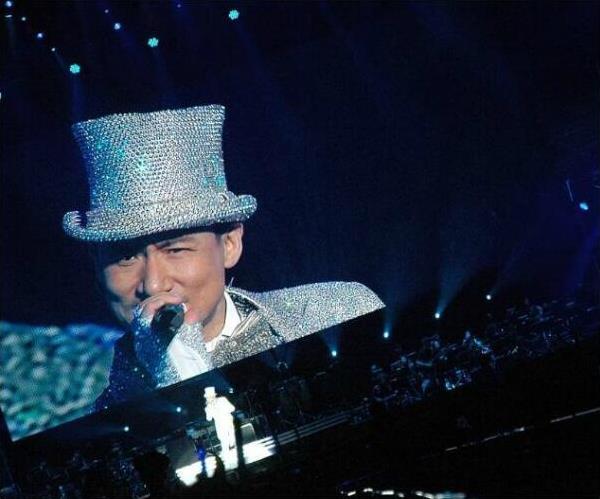 離演唱會只剩下五天，他卻與世長辭，已售百萬張門票僅有500人來退！