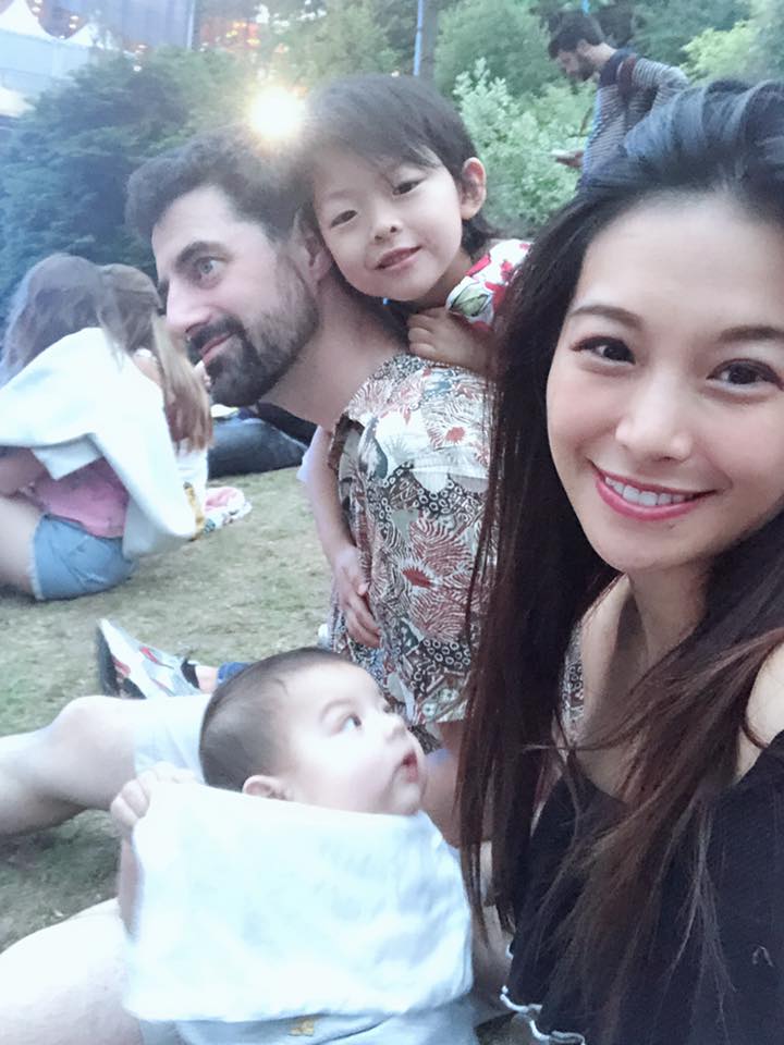 艾莉絲離婚「帶女兒毅然飛法國」日子不好過　現任丈夫把小孩視如己出：幸福是自己給自己的 