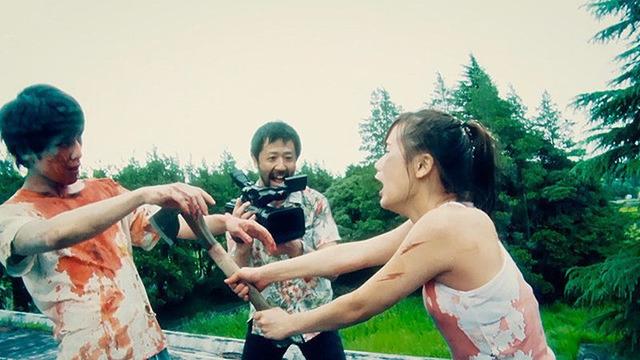 《攝像機不要停！》把喪屍片拍得很熱血