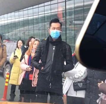 機場偶遇古天樂，看到口罩的時候，千萬網友紛紛淚目