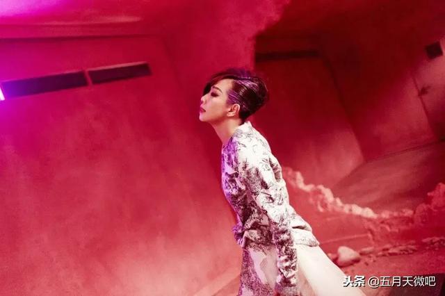 阿信為她唱青峰歌詞，兩大主唱合作阿信爽快沒意見