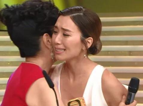 「跑龍套」到「TVB雙料視後」 她堅信只要肯努力定會有人看到 