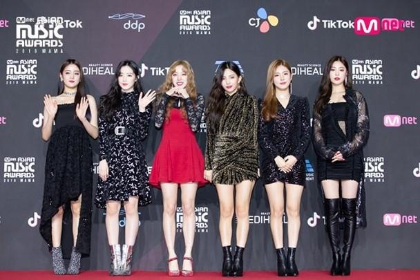 《MAMA》紅毯秀，丁海寅出席，眾多新團隊現身，Wanna One成主角