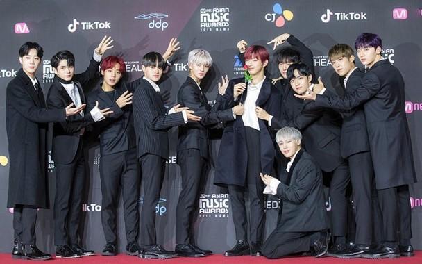 《MAMA》紅毯秀，丁海寅出席，眾多新團隊現身，Wanna One成主角