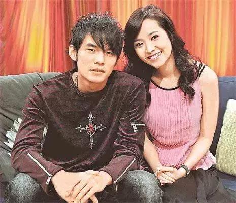提起前任周杰倫，還能優雅假笑，40歲的侯佩岑，才活得最精彩！