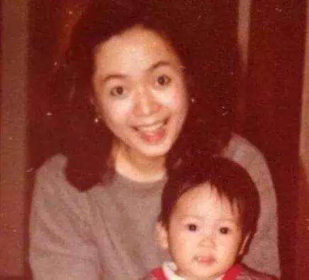 提起前任周杰倫，還能優雅假笑，40歲的侯佩岑，才活得最精彩！