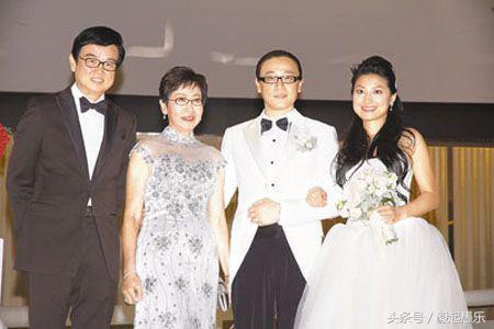 《開心鬼》黃百鳴長到72歲都沒變　「照顧患妻16年」現共享三代天倫之樂 