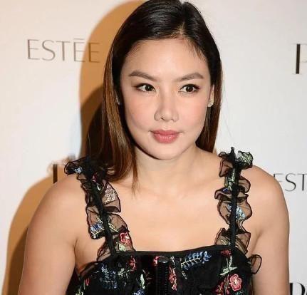 黎明4年花8億得不到她的心，如今一身肥膘成大媽，丑得嚇人！