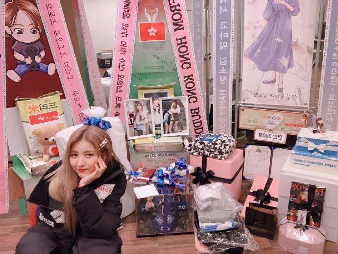 [GFRIEND][分享]181210 寵粉小甜豆出沒！壽星素媛暖心認證粉絲生日禮物