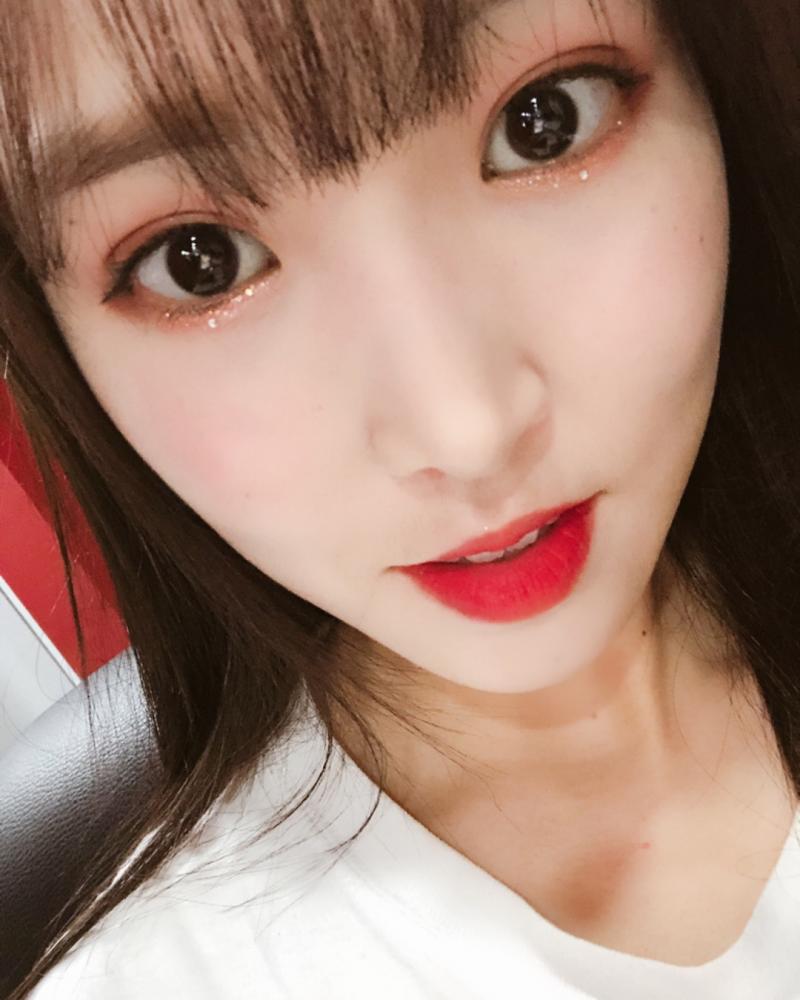 [GFRIEND][分享]181210 寵粉小甜豆出沒！壽星素媛暖心認證粉絲生日禮物