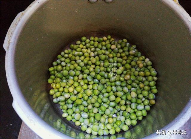 12月最適合喝這碗湯，鮮美營養好，孩子要常喝，比吃鈣片強！