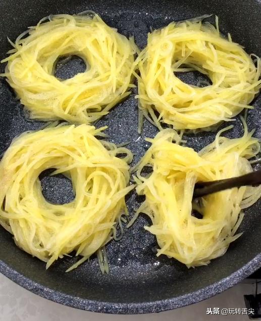 就算是土豆，咱也能吃出新高度！這個土豆新吃法你一定沒試過！