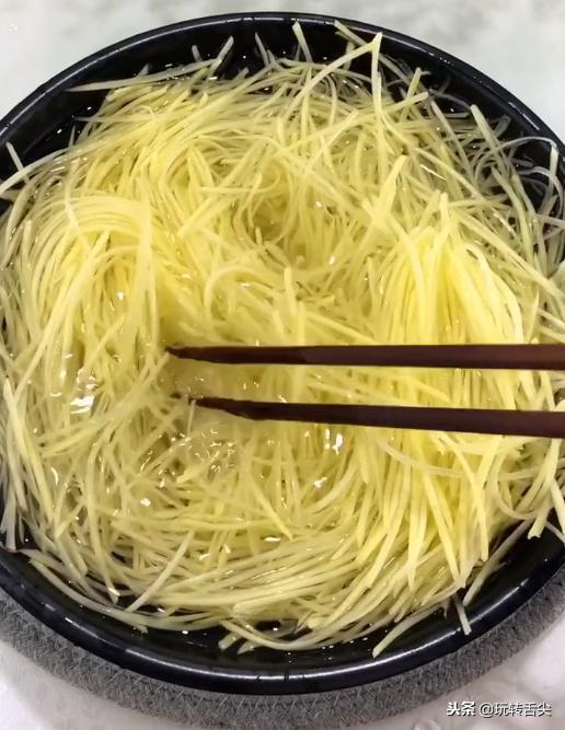 就算是土豆，咱也能吃出新高度！這個土豆新吃法你一定沒試過！