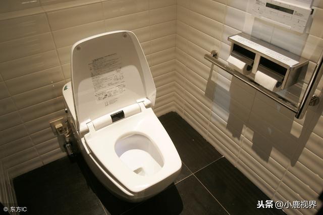 日本很多公廁寫著不要在廁所內吃飯，很多人看到後難以理解 