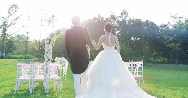 我請假去參加姐姐婚禮，賓客中看到一個人，我堅持要姐姐取消婚禮